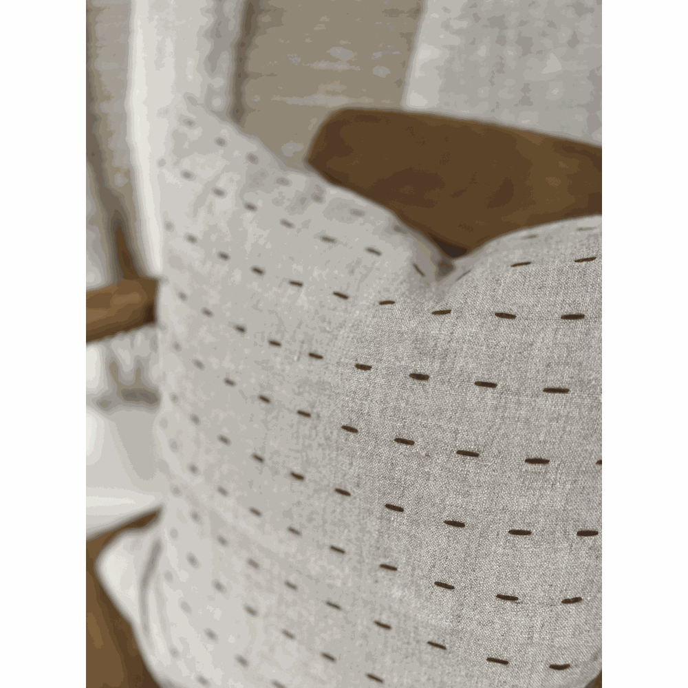 Harriet Kuddfodral lin med brodyr 50x50cm