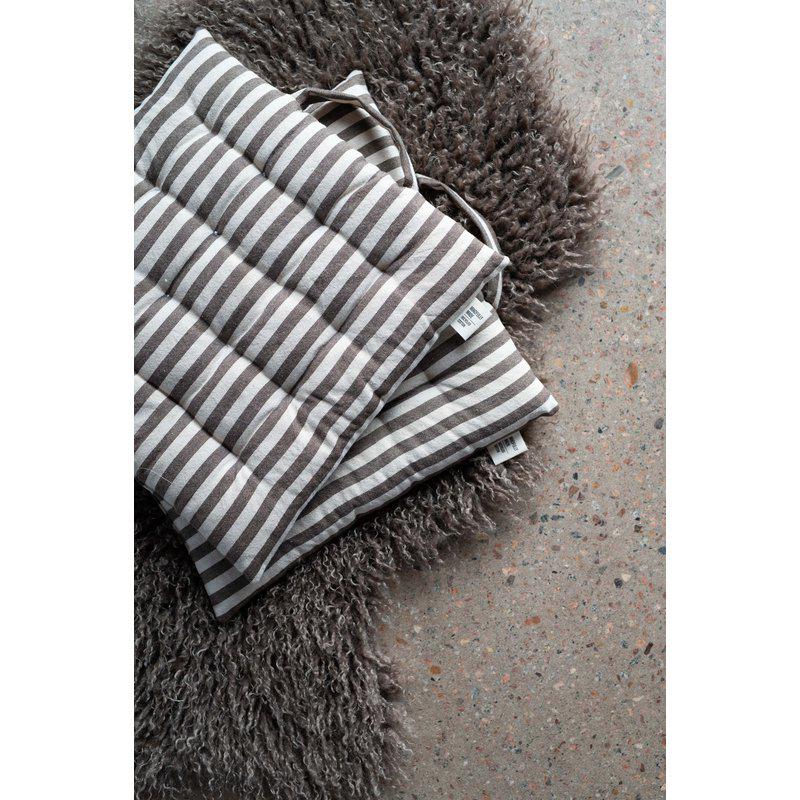 Svea randig nougat sittdyna