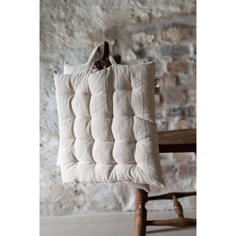 Lucas offwhite sittdyna