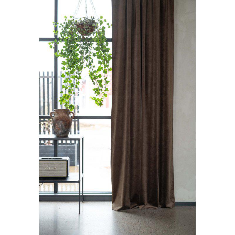 Esther brun sammetsgardiner 2x135x300cm