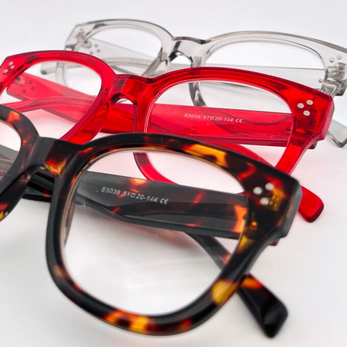 Läsglasögon Timeless Red, finns i flera styrkor
