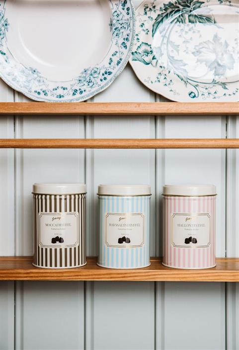 Premium hallontryfflar i plåtburk 100gr